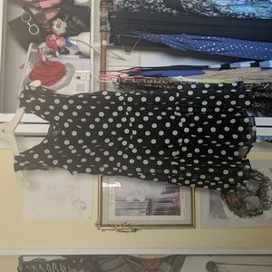 Black and white polka dot beautiful summer flowy dress midline